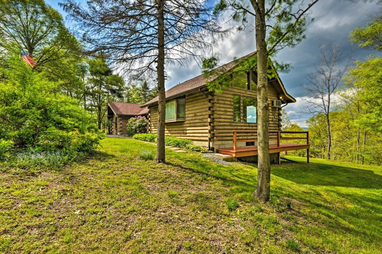 Bedford House On 1 Acre With Deck, Views! Бедфорд Екстериор снимка